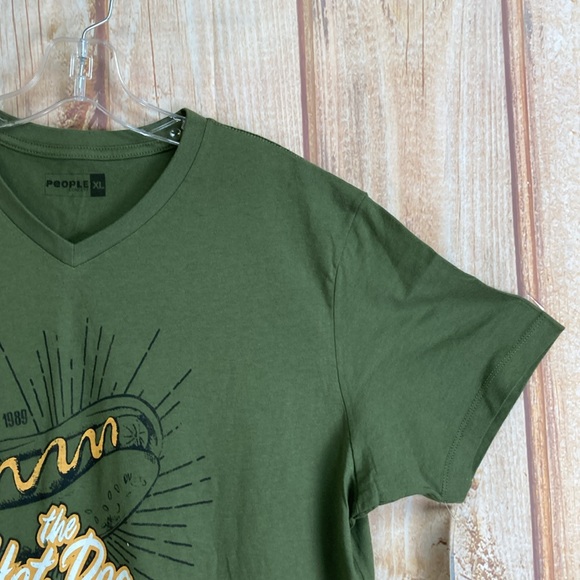 💵NWT People Concept V Neck Hot Dog House Tee Men’s Size XLARGE - Picture 3 of 7
